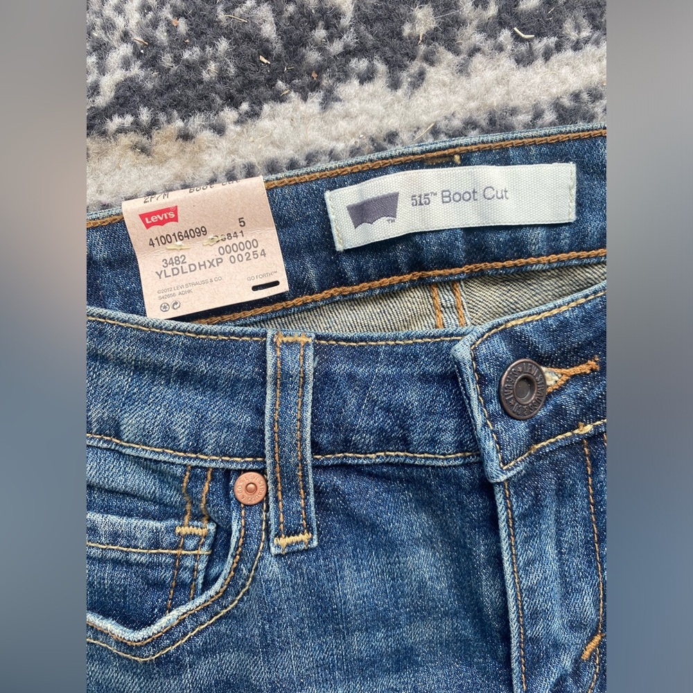 Classic Women's Blue Bootcut Jeans 515 Size 2P/M NWT Levi’s - Picture 2 of 8